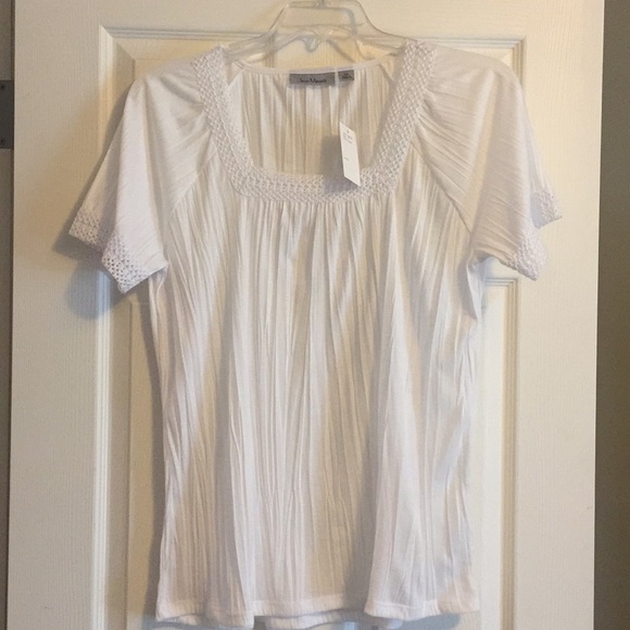 jason maxwell Tops - Square crochet neck white top